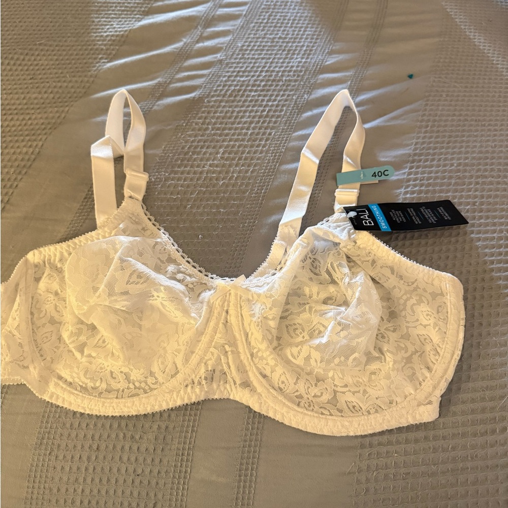 Bali White NWT Lace Comfort Bra Size 40 C